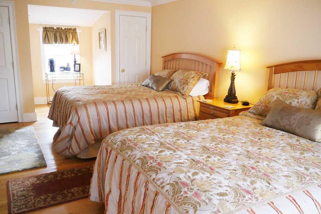 Compass Rose Inn Ньюберіпорт Екстер'єр фото